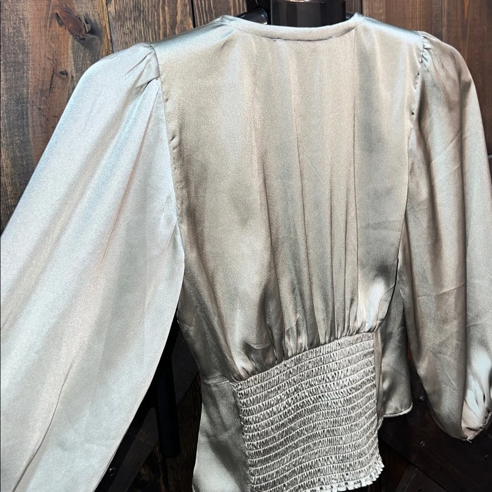 Abercrombie‎ & Fitch Satin Wrap Top S Green Smocked Puff Sleeve Preppy Glam Crop